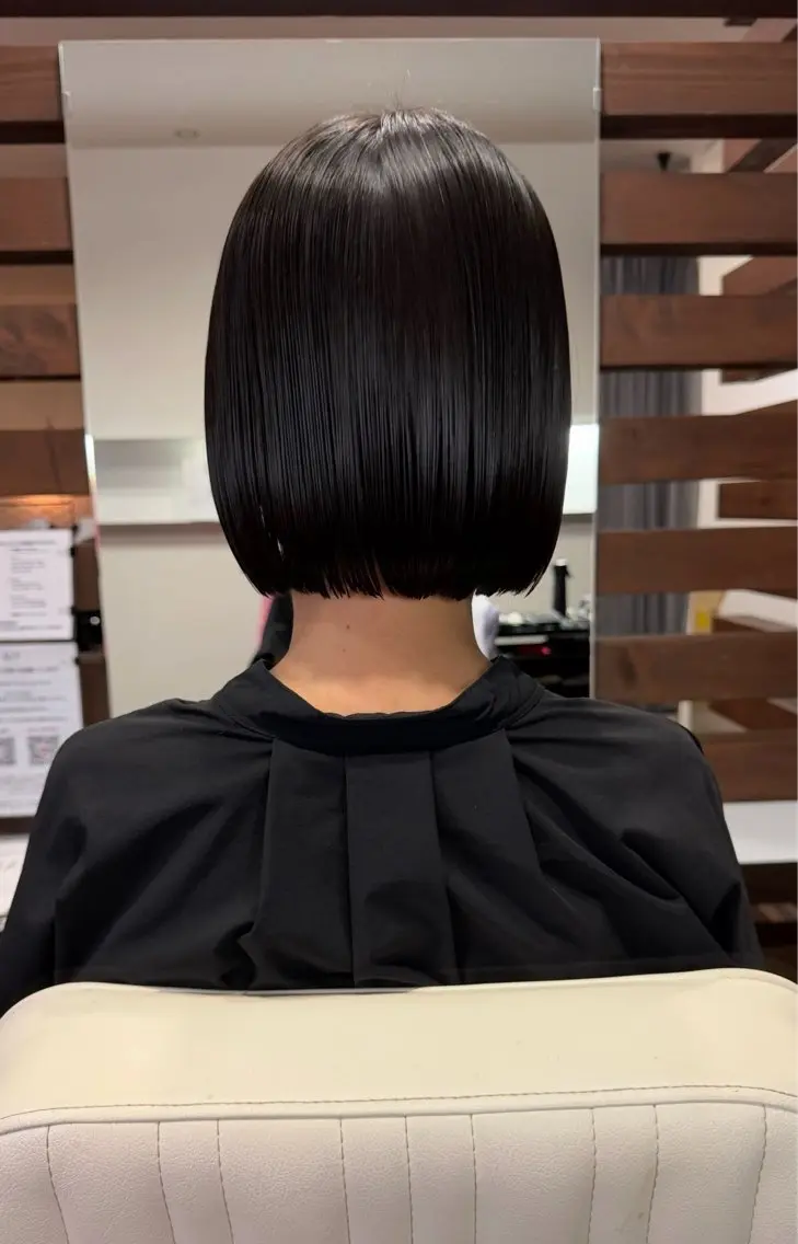 ミディアム カット LiL しおんのヘアスタイル