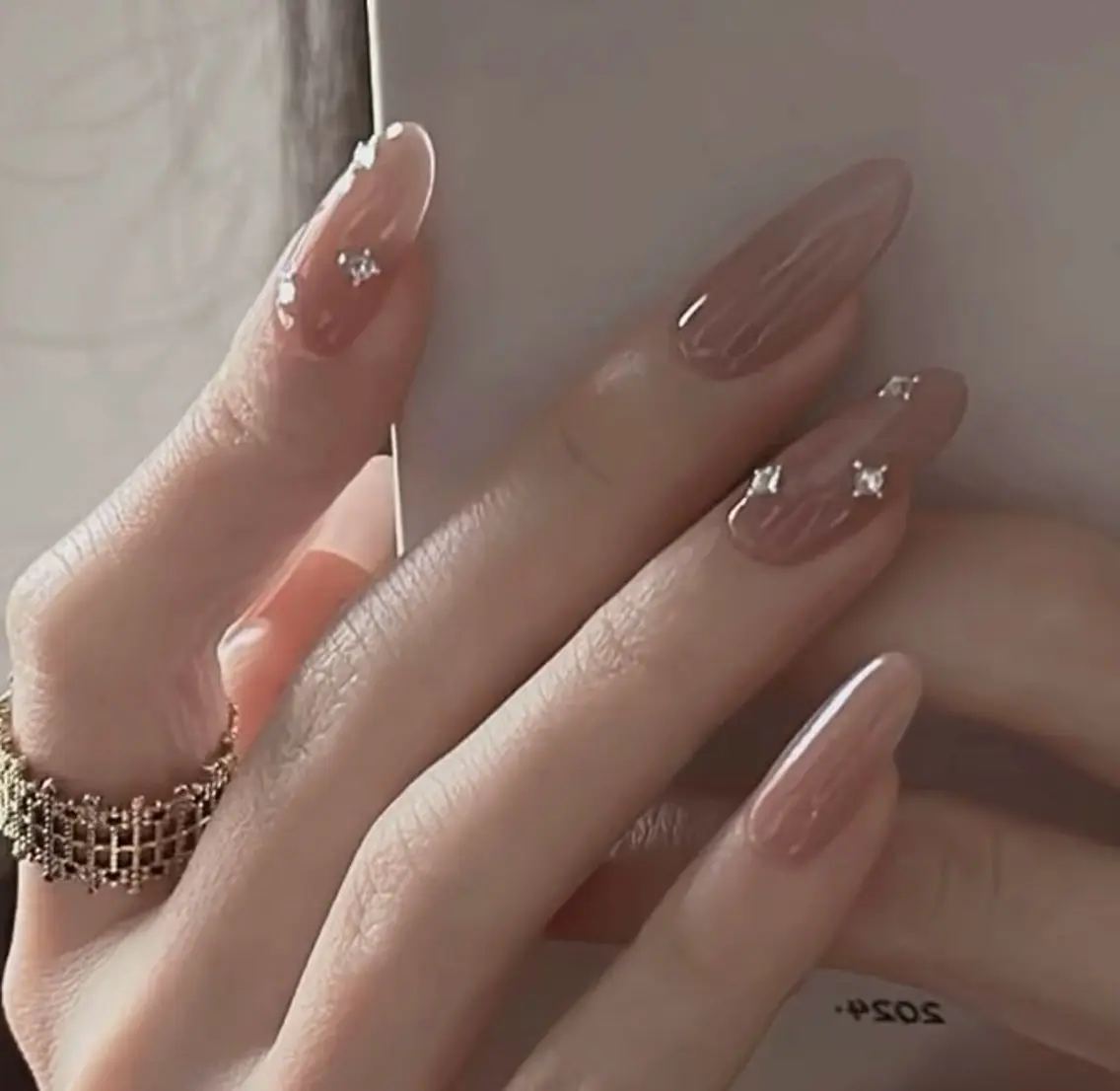 ネイル チークネイル 長さ出し フラワーネイル フレンチネイル ガーリー SunNail池袋駅 ワンホンネイルのネイルデザイン