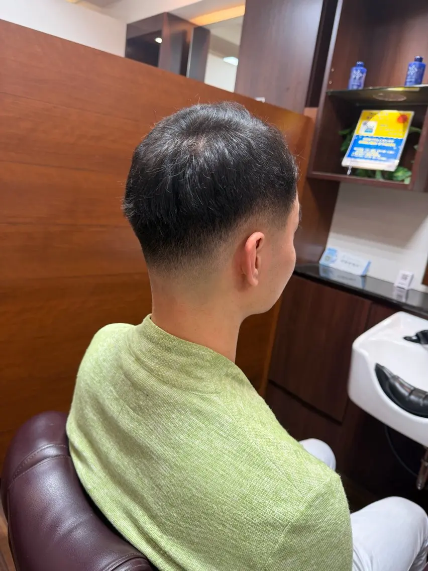 ショート メンズ 糸山 仁のヘアスタイル
