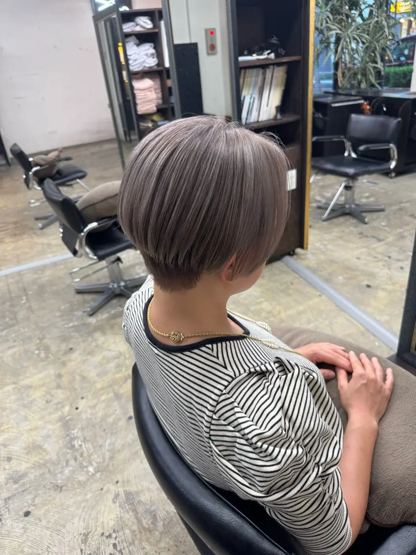 ショート カット ヘアカラー 影山 蒼太のヘアスタイル