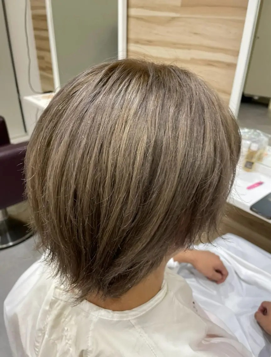 ショート カラー メンズ 長岡 明音のヘアスタイル