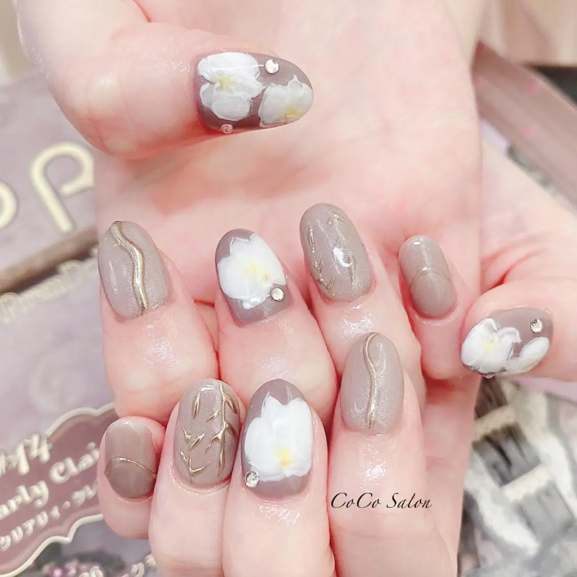 ネイル アートネイル 成人式 長さ出し フラワーネイル ジェルネイル ハンドネイル CoCoSalon ネイル/まつ毛予約のネイルデザイン
