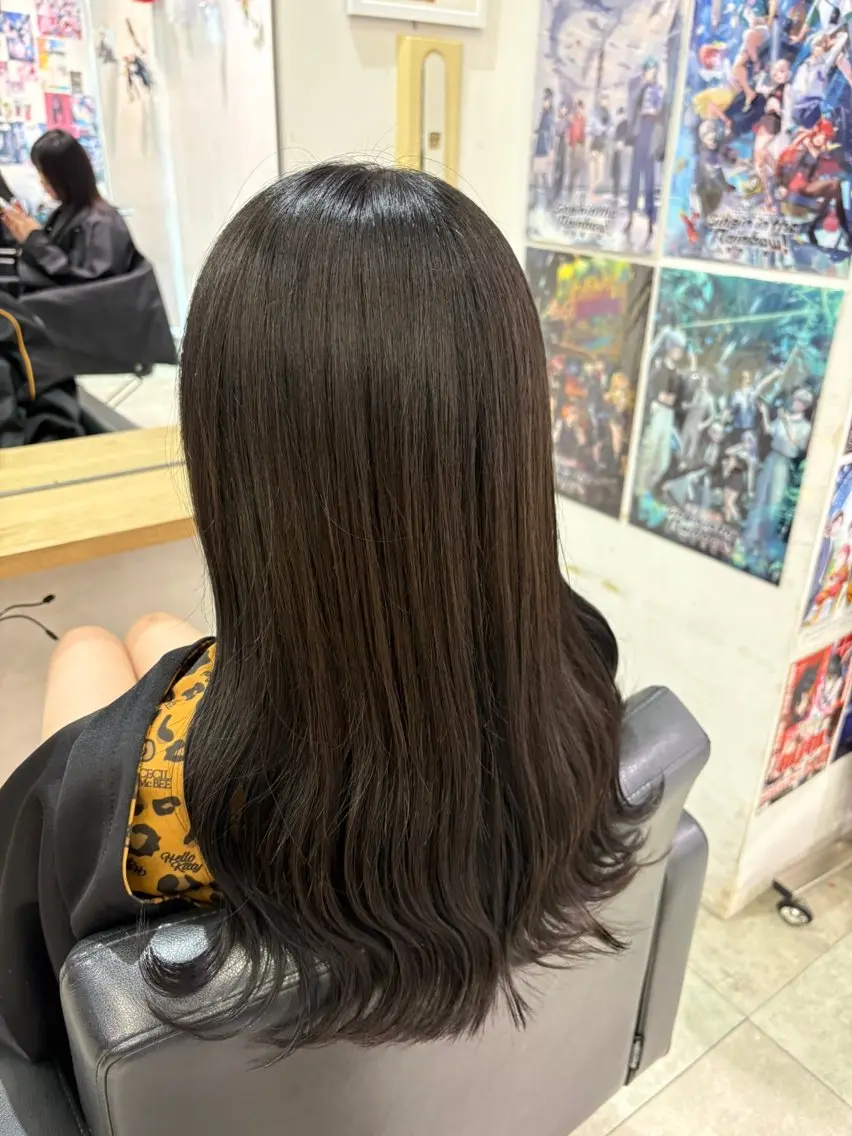 ロング カラー 黒髪 ブリーチ ブルーカラー ブルーブラック 透明感カラー ヘアカラー トリートメント 推しカラー/ ミクのヘアスタイル