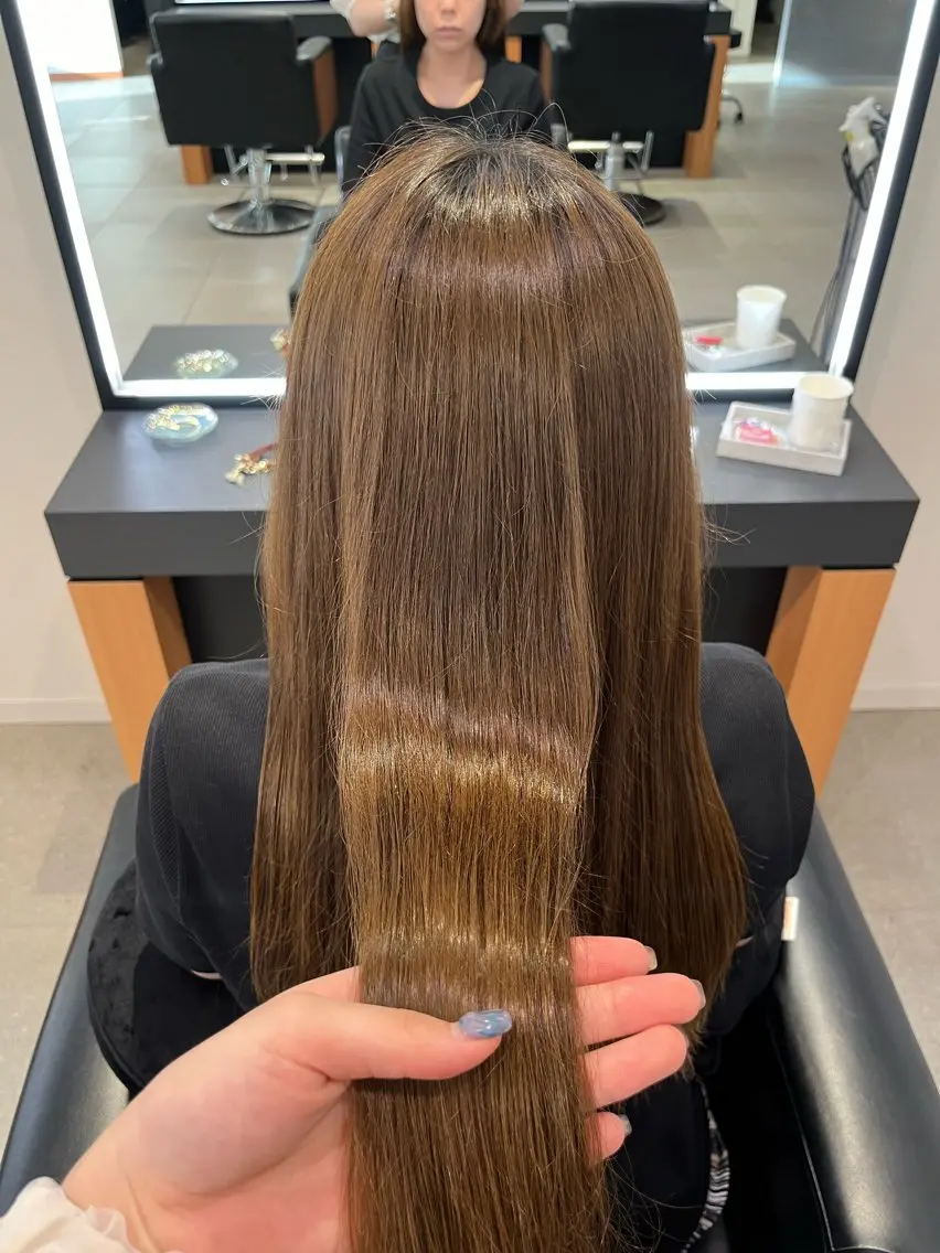 ロング KAREN(ému) 伏見/カットモデルのヘアスタイル