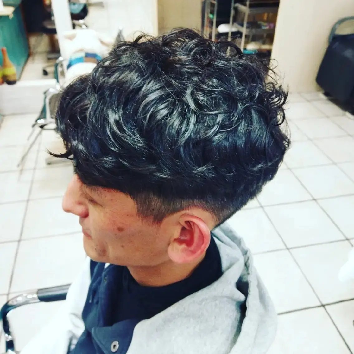 ショート パーマ メンズ メンズパーマ メンズスパイラルパーマ スパイラルパーマ 美容室C-Rabs 本多　鋭一のヘアスタイル