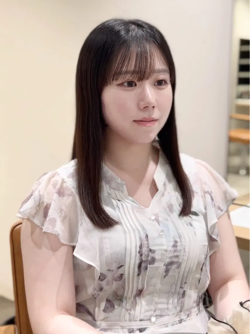 セミロング レイヤーカット 似合わせカット 小顔カット カット 縮毛矯正 盛れヘア🪽 /miyu🎀のヘアスタイル
