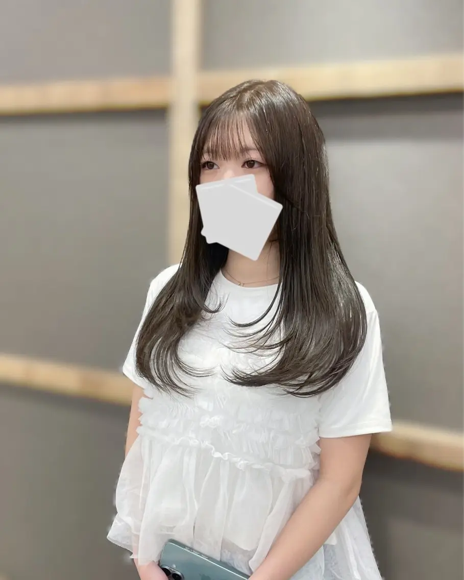 ロング レイヤーカット 佐々木 梨乃のヘアスタイル