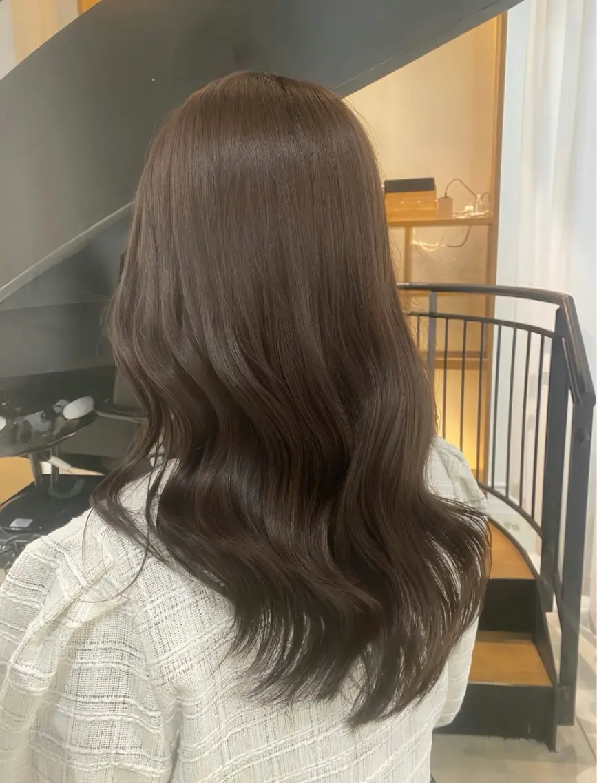 ロング カラー パーマ ヘアアレンジ ベージュカラー 透明感カラー 韓国風ヘア レイヤーカット カット ヘアカラー 中顔面短縮カット🪽 レイヤー🥀コウヘイのヘアスタイル