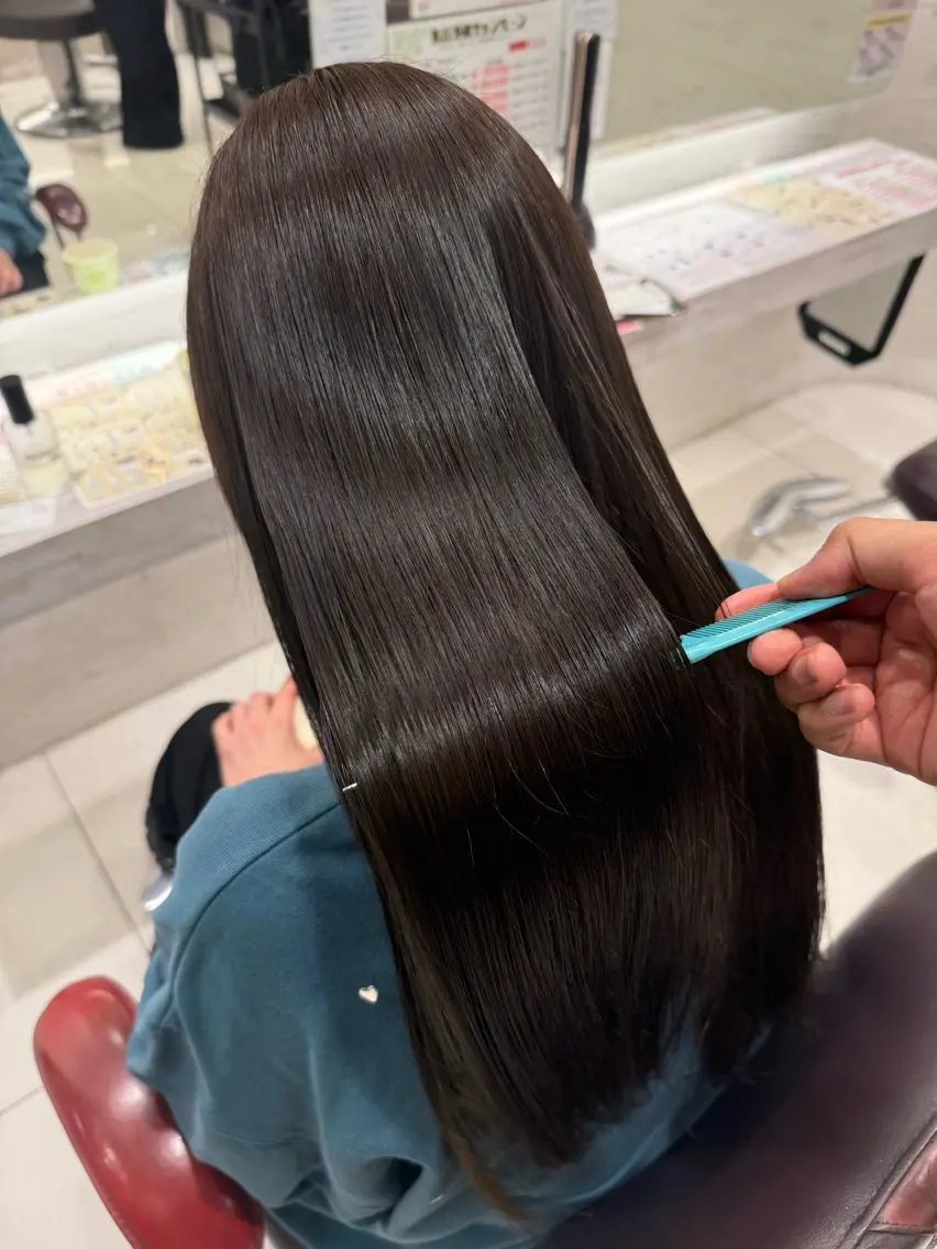 【艶々✨】小顔カット✖️顔周り縮毛矯正✂️の写真