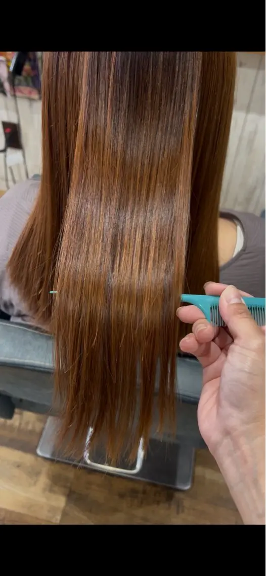 セミロング 縮毛矯正 見里 由希のヘアスタイル