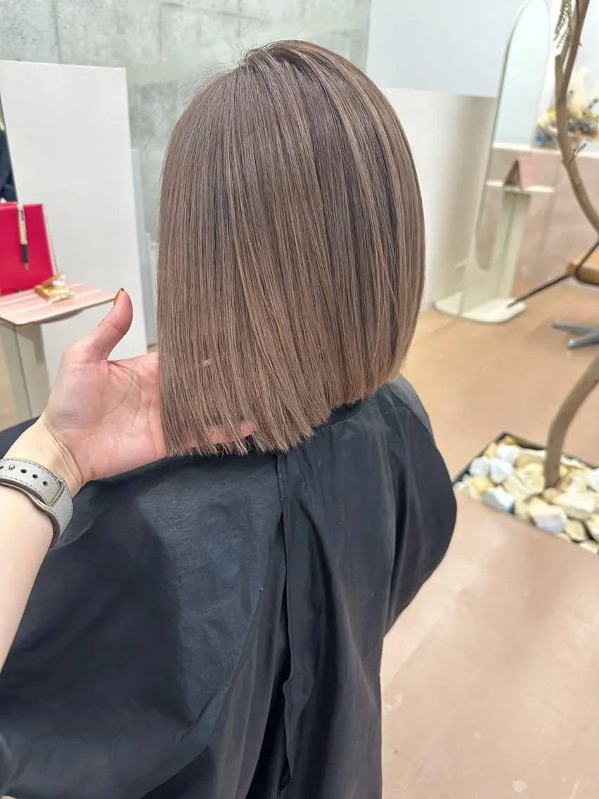 ミディアム カラー ブリーチ トリートメント 森本 笑のヘアスタイル