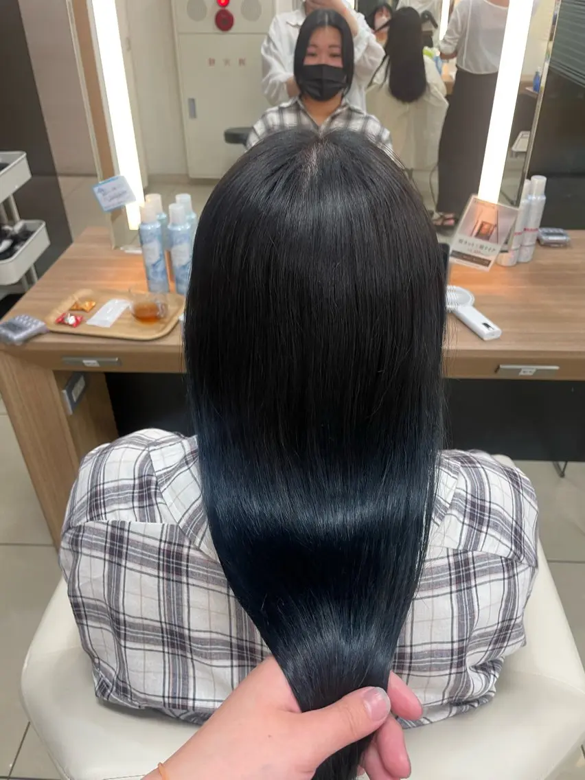 セミロング カラー ヘアカラー トリートメント ハイトーン/レイヤー 似合わせ・ユキノのヘアスタイル