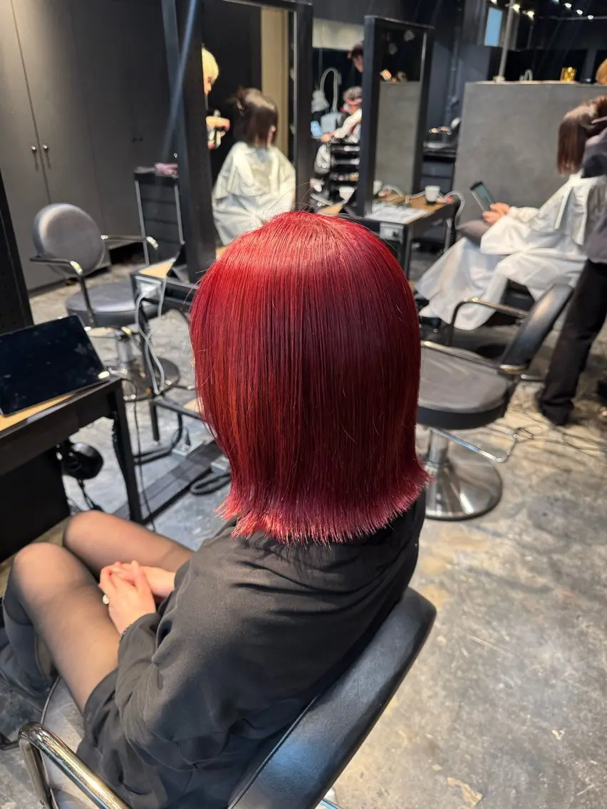 ミディアム ヘアカラー トリートメント 🦁ブリーチカラー 💎紫音のヘアスタイル