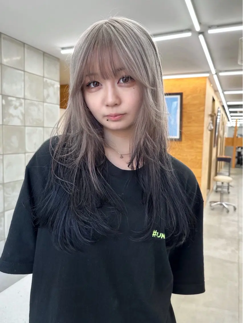 ロング カラー ブリーチ グレージュ シルバー ホワイトシルバー カット ヘアカラー パーマ /レイヤー 榛地渉馬 /矢場町のヘアスタイル