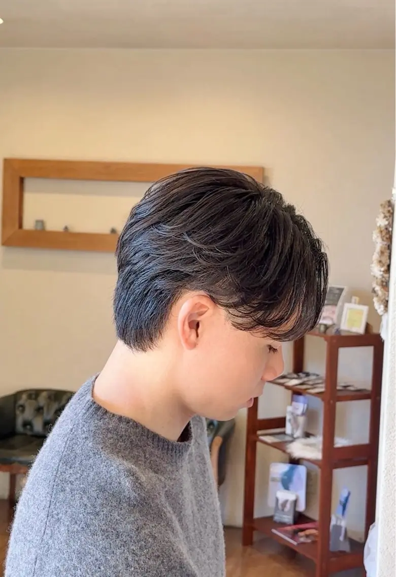 ミディアム パーマ メンズ センターパート 刈り上げ カット marl 鈴鹿 / SHINのヘアスタイル