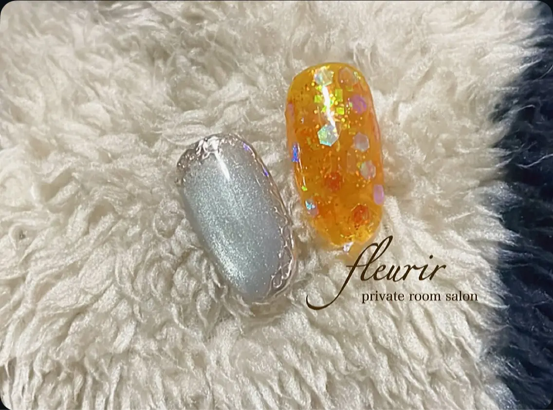 御新規:オフ無し💛お好きに配置【SUN🌞:オフ別途追加】イメージの概念ネイル。くすみマグネット×イエローオーロラホロの写真