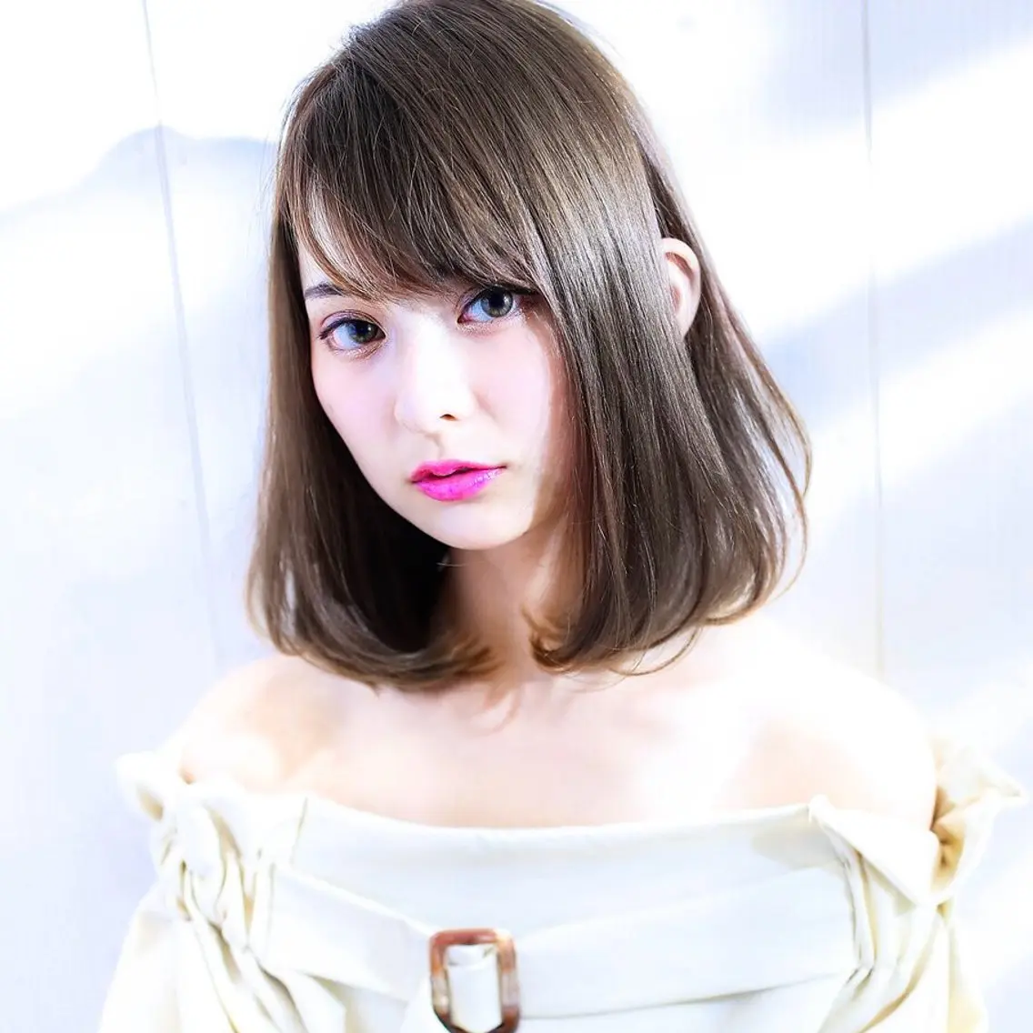 ミディアム カラー 長尾 桃佳のヘアスタイル