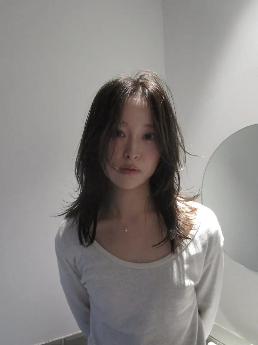 セミロング カラー ブラウンカラー 透明感カラー レイヤーカット カット ヘアカラー yu maのヘアスタイル