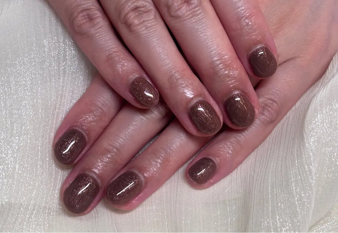 ネイル ブラウン ラメ(グリッター) ワンカラーネイル Nail Rea AZUMIのネイルデザイン