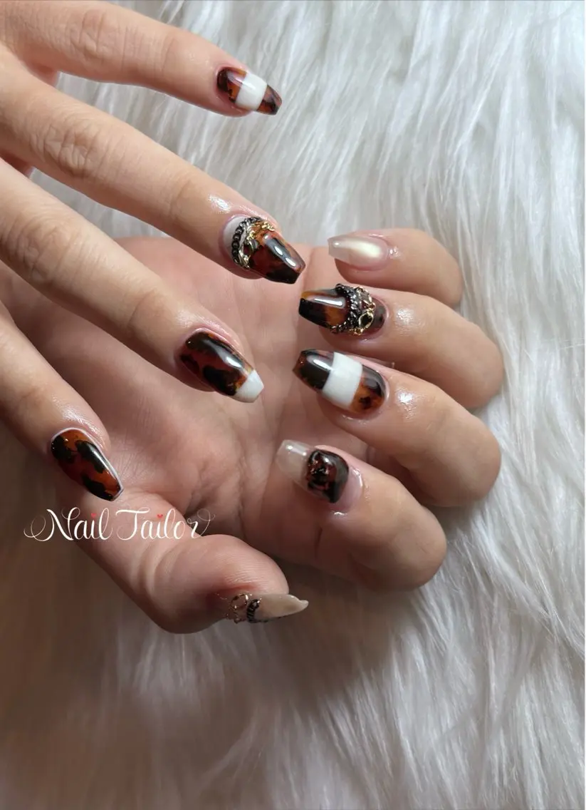 ネイル べっ甲ネイル ゴージャス 持ち込み ハンドネイル NailTailor ネイルテイラーのネイルデザイン