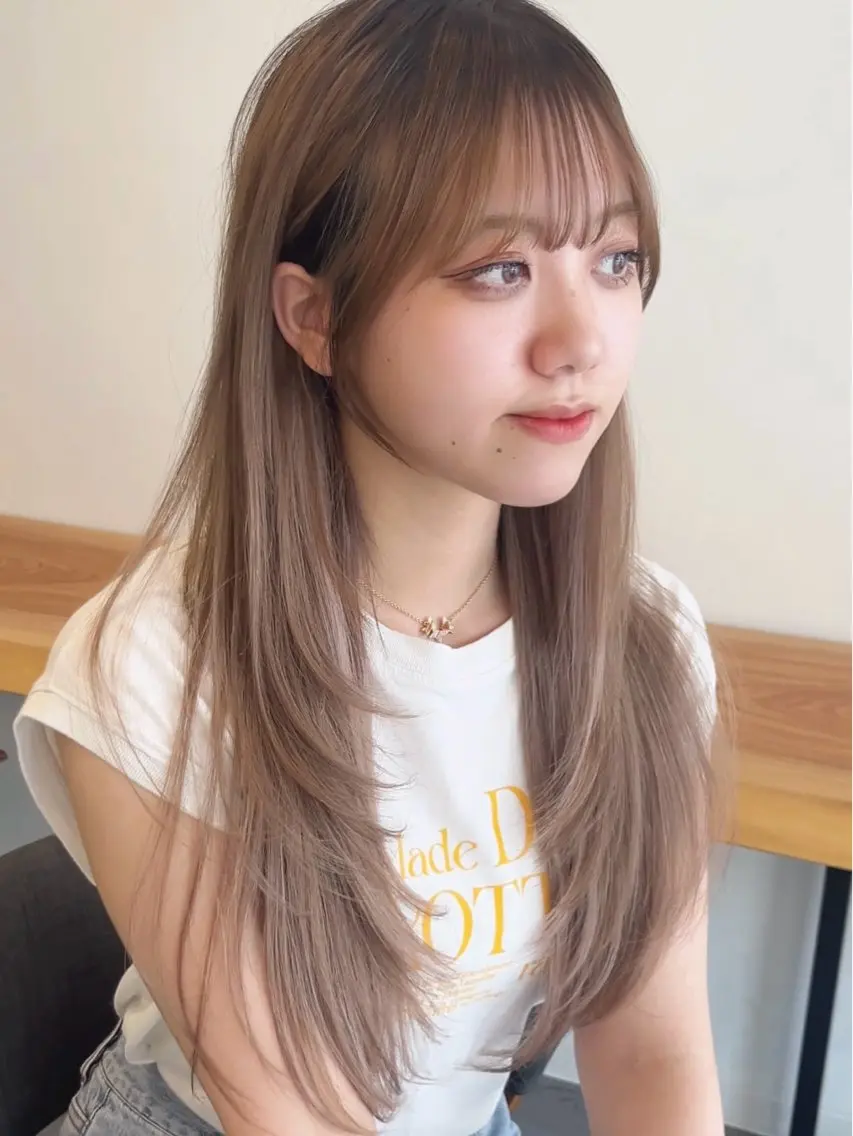 ロング カラー ベージュカラー ブリーチ ダブルカラー グレージュ ハイトーンカラー カット VIEW EHIME 齋藤  あつきのヘアスタイル