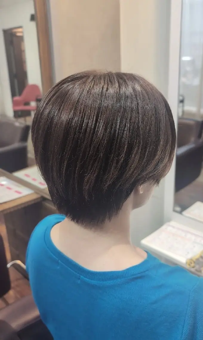 ショート カット ヘアカラー August 梅原 千愛のヘアスタイル