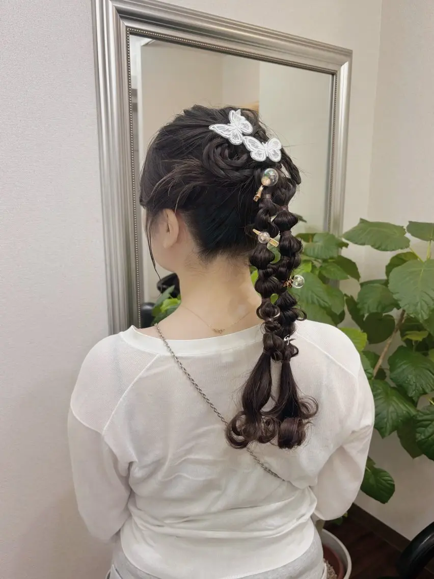 ロング カラー パーマ ヘアアレンジ ポニーテール ヘアセット yukimi .のヘアスタイル