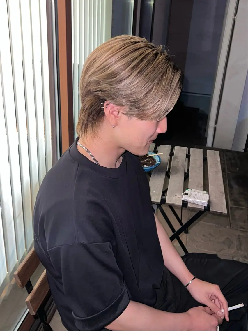 ショート カラー メンズ メンズバレイヤージュ バレイヤージュ レイヤーカット 二本木 秀成のヘアスタイル
