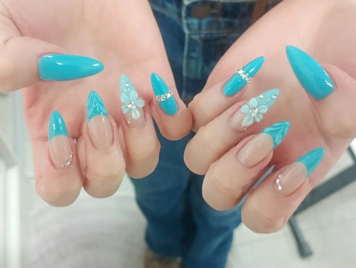 ネイル フレンチネイル ジェルネイル ガラスフレンチ 韓国ネイル マグネットネイル ハンドネイル ハンドケア The Nail 新大久保店のネイルデザイン