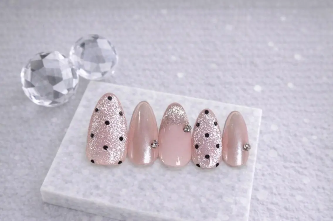 ネイル 南森町rebest 💅nailのネイルデザイン