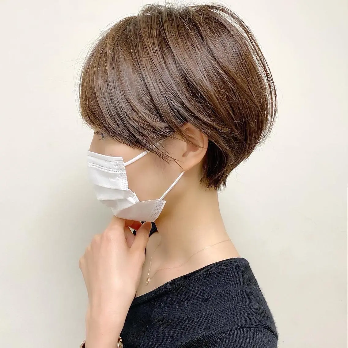 ショート カラー アッシュ ベージュカラー ブリーチ ケアブリーチ ダブルカラー 中北篤志 ショートボブのヘアスタイル