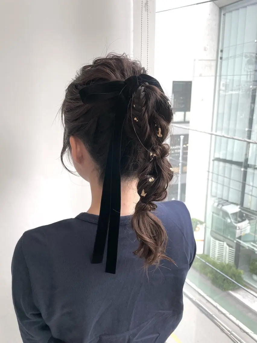 ロング ヘアアレンジ 青沼夏未/オリーブ/ 寒色カラーのヘアスタイル