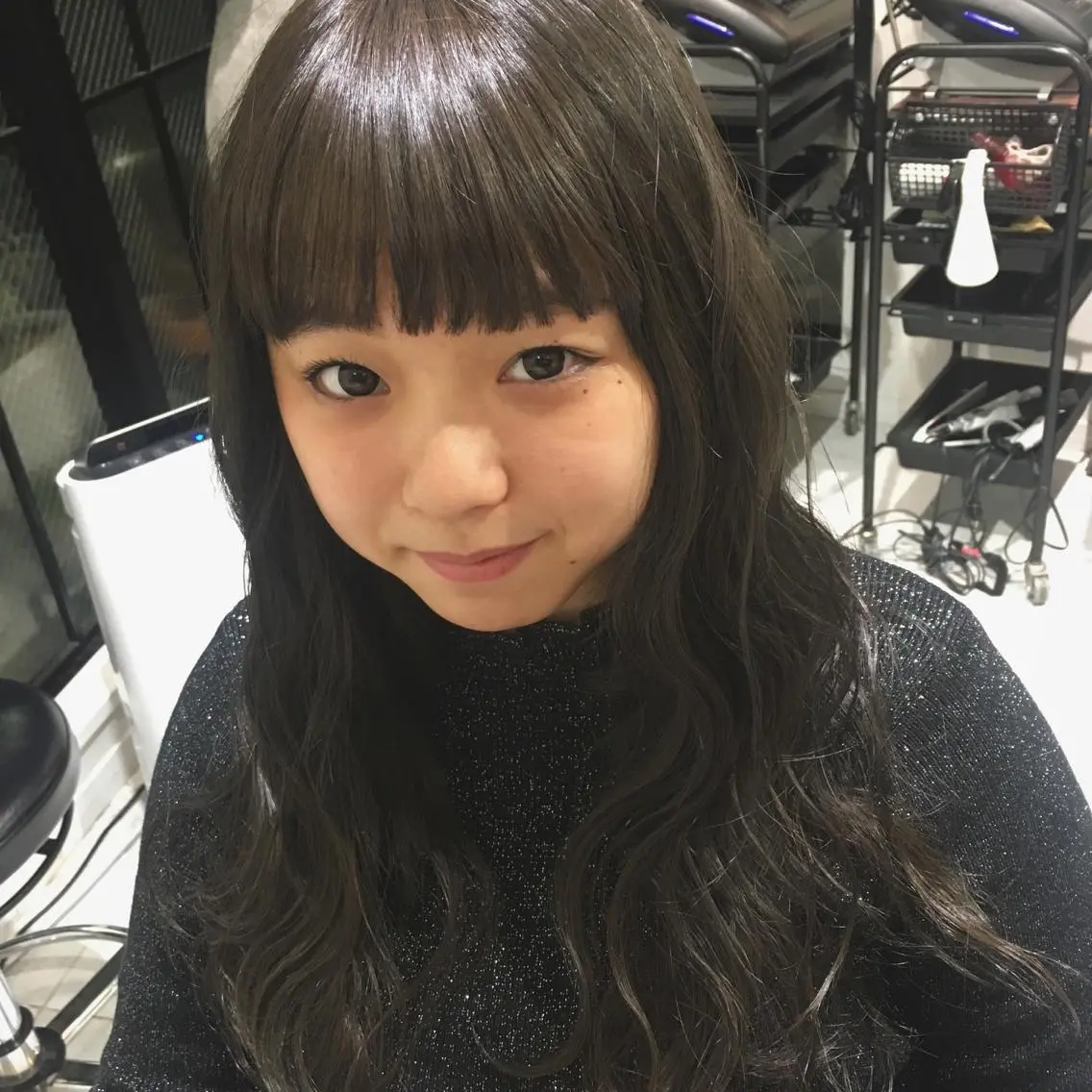 ロング カラー パーマ ヘアカラー トリートメント 荒木 依莉亜のヘアスタイル