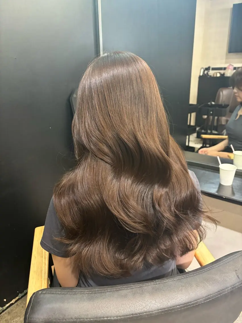 ロング カラー カット ヘアカラー トリートメント オリーブベージュ 🫒🩶Rianaのヘアスタイル