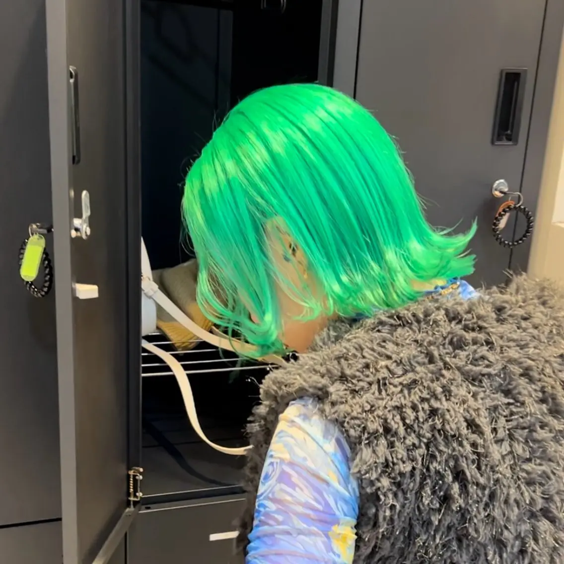 ミディアム カラー ブリーチ デザインカラー パープルカラー トリートメント mei 撮影モデル募集中!のヘアスタイル