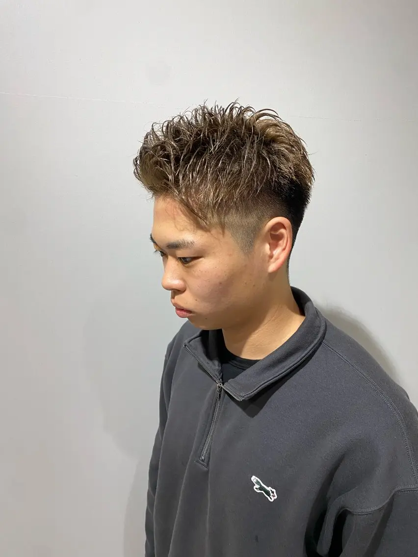 ショート カラー メンズ メンズブリーチ フェードカット ブリーチ ケアブリーチ グレージュ カット ヘアカラー トリートメント Riganuts王子 Hayato✂︎のヘアスタイル