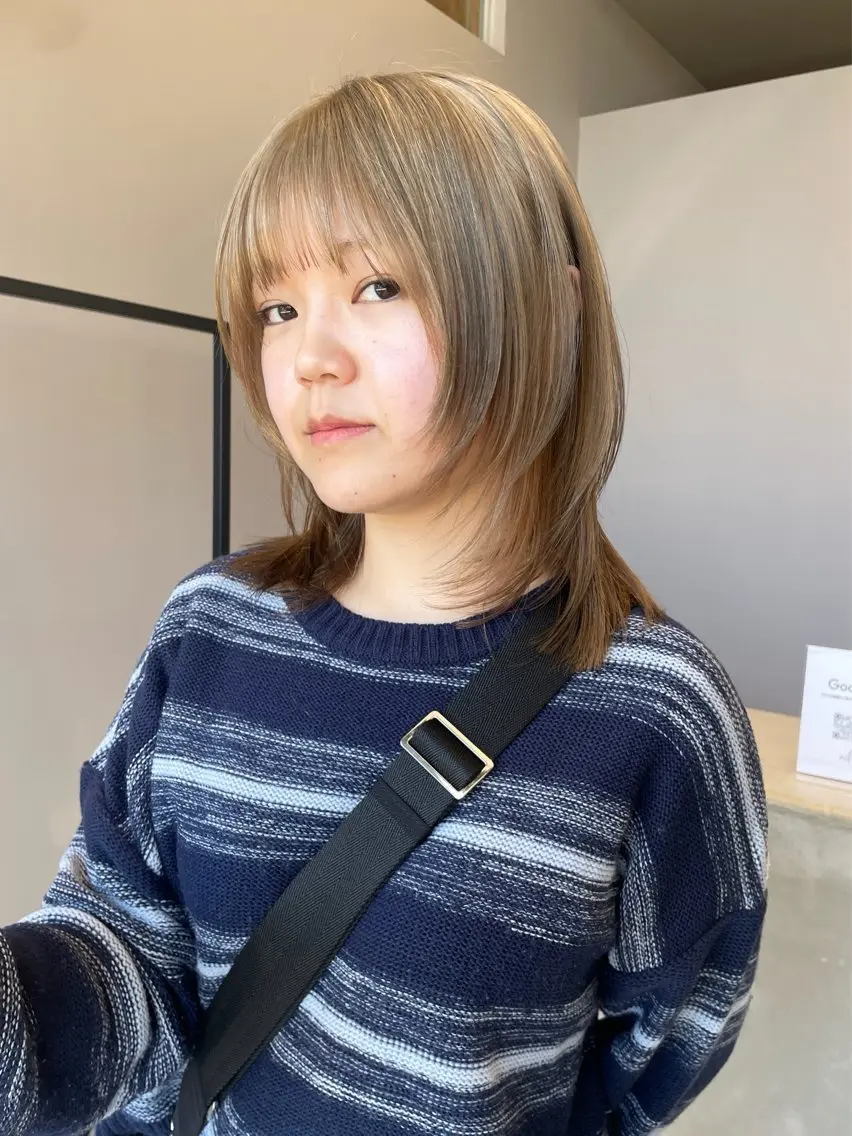 ミディアム カラー ミディアムレイヤー ベージュカラー 顔周りカット レイヤーカット REINA /nёn/女性限定のヘアスタイル