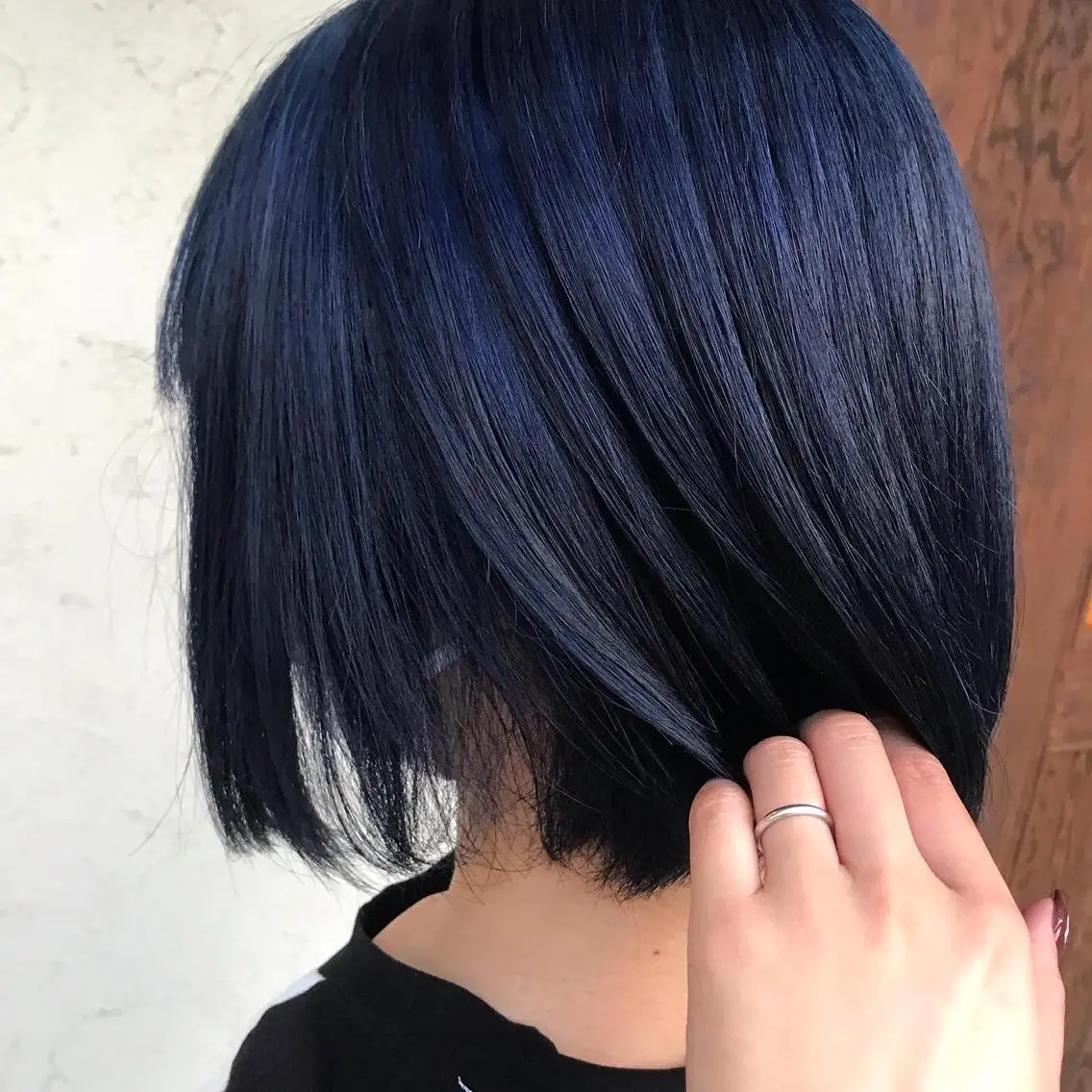ミディアム カラー 黒髪 ブルーカラー ブルーブラック 透明感韓国ヘア♡ みつきのヘアスタイル