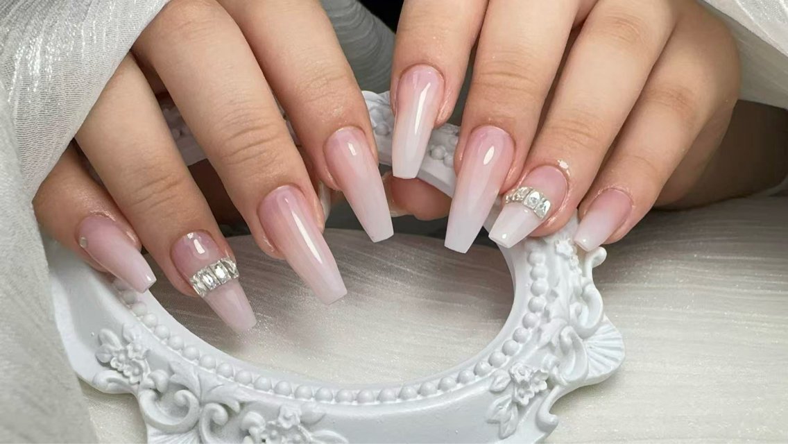 ネイル みゆ🐰 Gloss nailのネイルデザイン