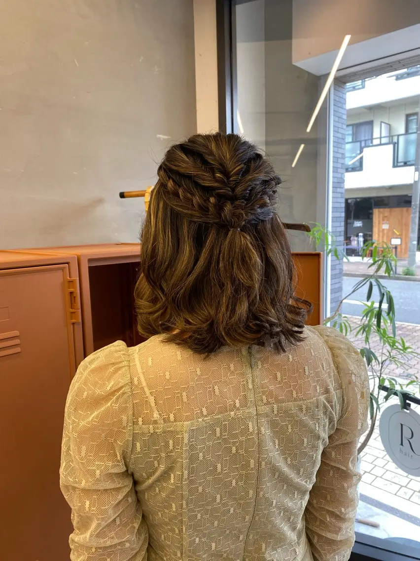 ミディアム ヘアアレンジ ハーフアップ ヘアセット お呼ばれヘア｜ 金山｜山本夏菜のヘアスタイル