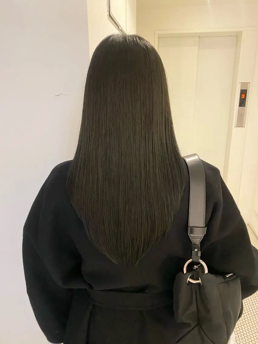 ロング カラー 髪質改善 アオイ🩵レイヤー /柔らかカラーのヘアスタイル