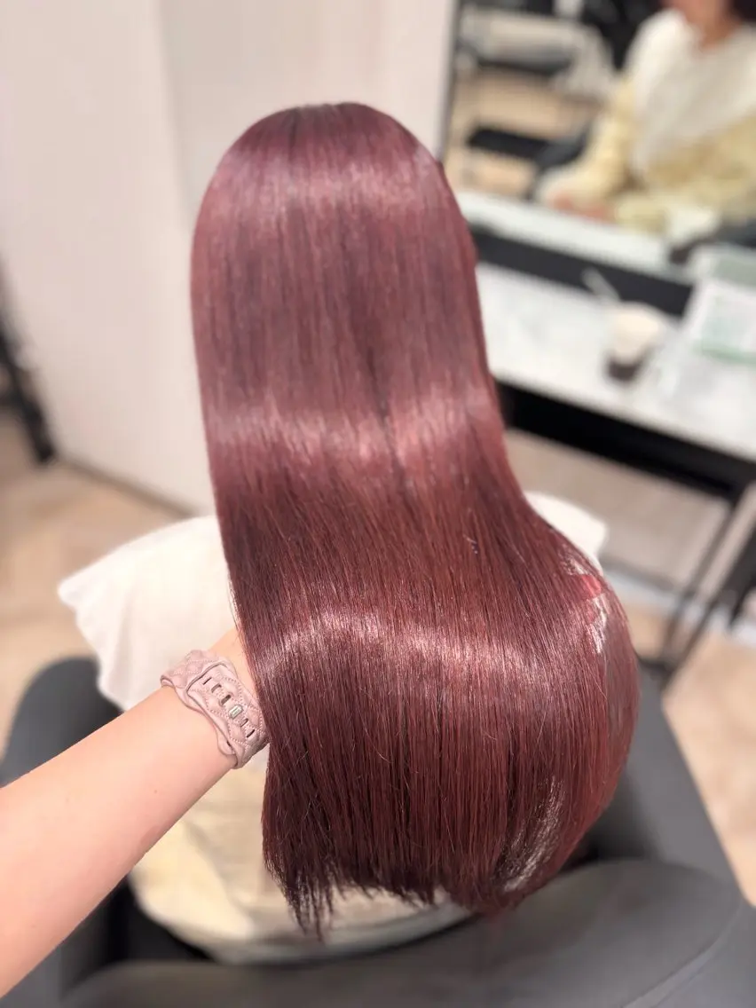 ロング カラー レッドカラー カット ヘアカラー トリートメント 𝒎𝒐𝒆🩰 名駅/ヘアメ/暖色♡のヘアスタイル