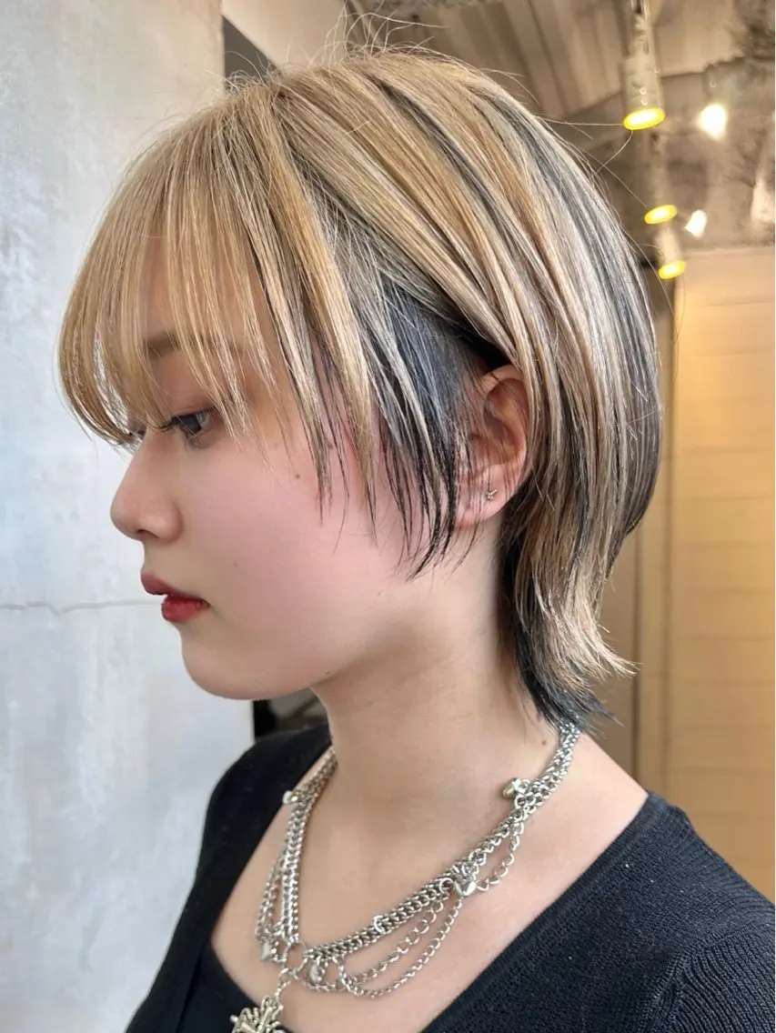 ショート カラー カット ヘアカラー トリートメント ブリーチダブルカラー 【koide】のヘアスタイル