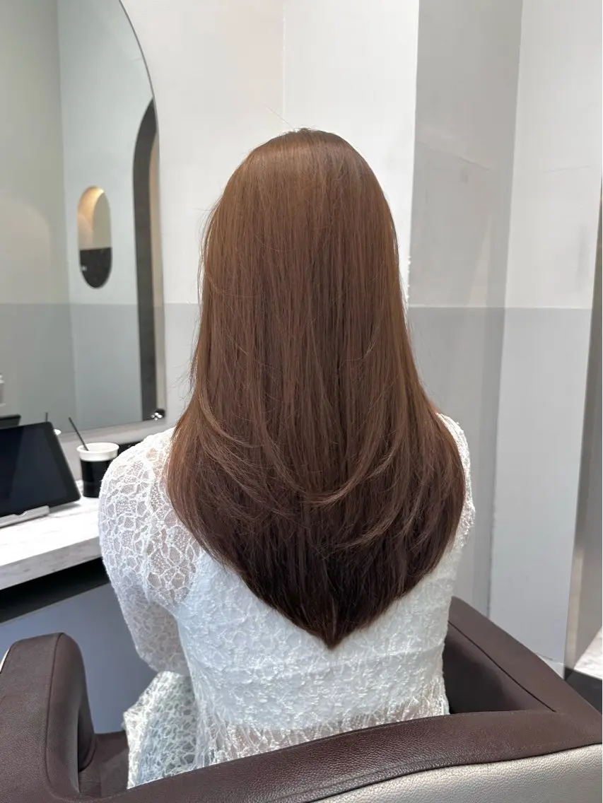 セミロング カラー ベージュカラー ブリーチ ブリーチなしカラー レイヤーカット カット ヘアカラー トリートメント 矢野 晃平のヘアスタイル