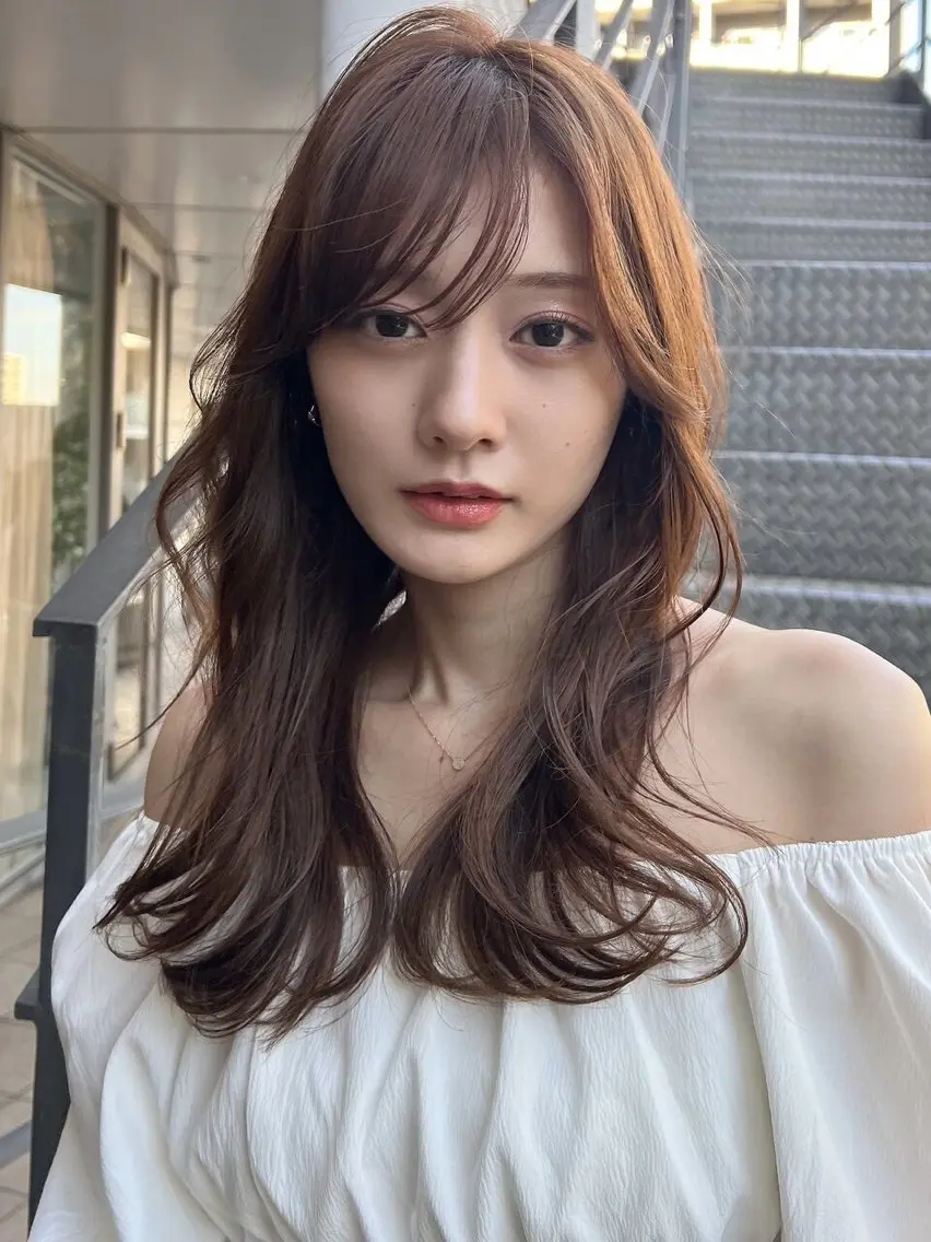 セミロング d.i.e.v.a. ラナのヘアスタイル