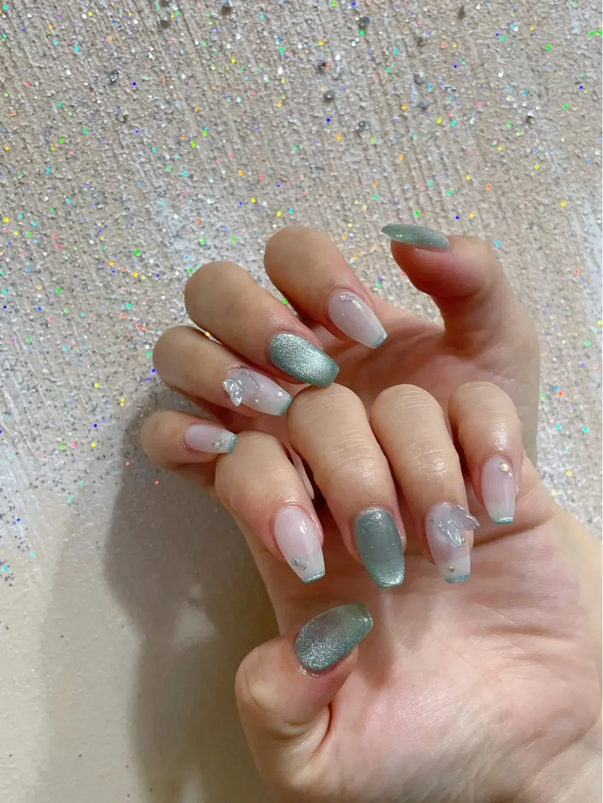 ネイル オーロラネイル フットネイル フレンチネイル ジェルネイル マグネットネイル ハンドネイル kiki nail &brow二子玉川のネイルデザイン
