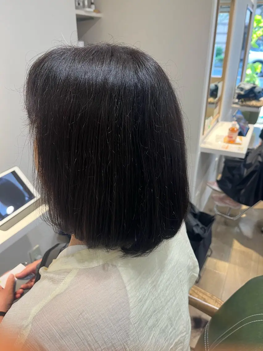 ミディアム 小鴨 美佳のヘアスタイル