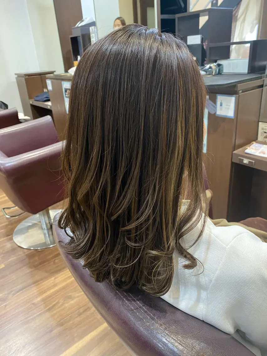 ミディアム カラー ベージュカラー ハイライトカラー ハイライト 仲井 充のヘアスタイル