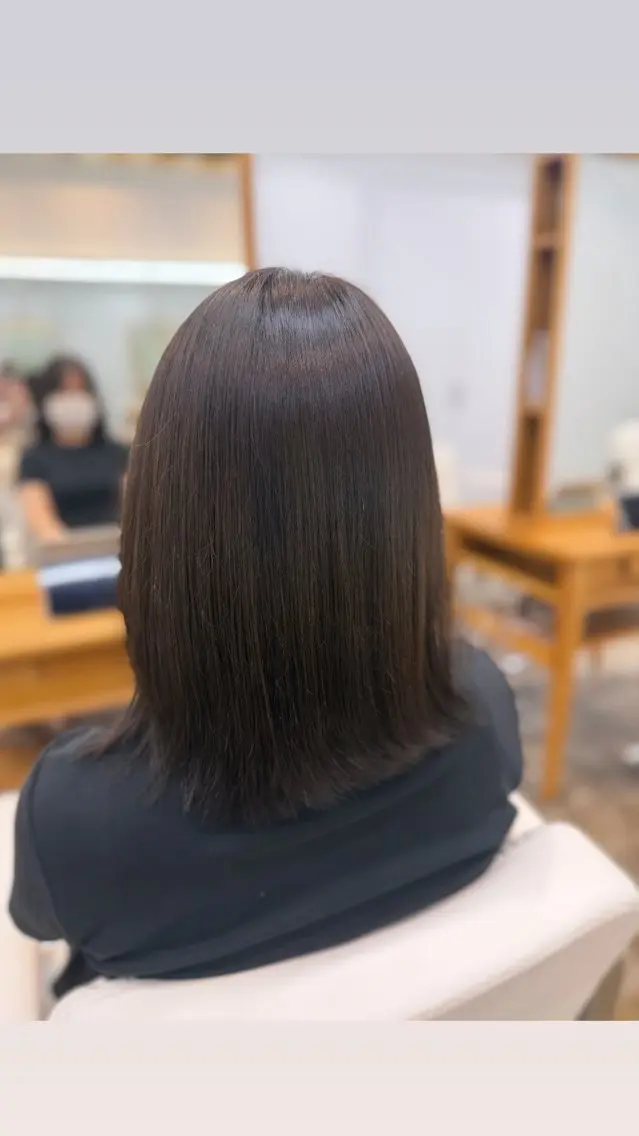 セミロング ヘアカラー 透明感カラー🫧 manaのヘアスタイル