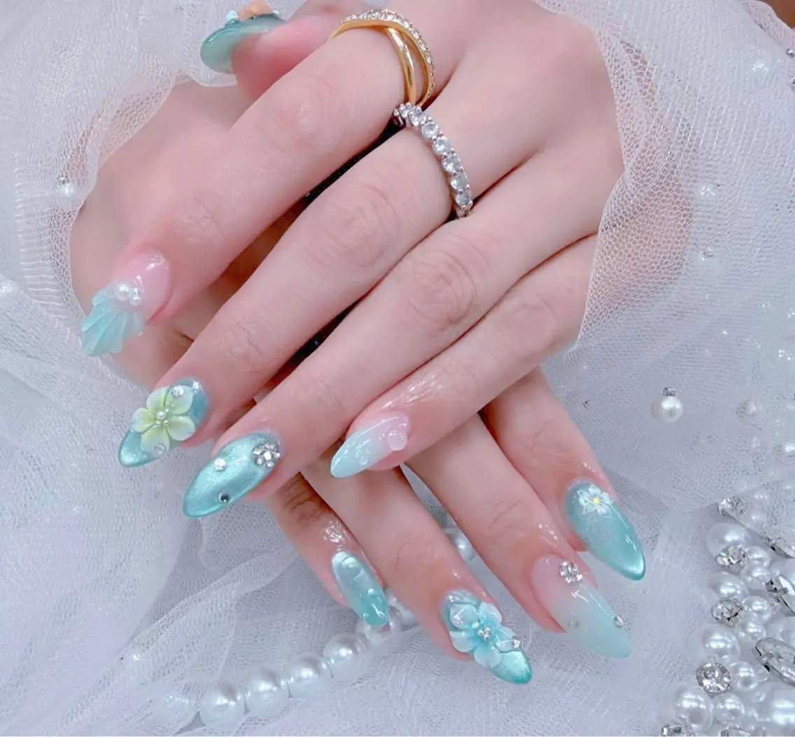 ネイル アートネイル ジェルネイル 韓国ネイル ニュアンスネイル ハンドネイル Luna Nail.Novaのネイルデザイン